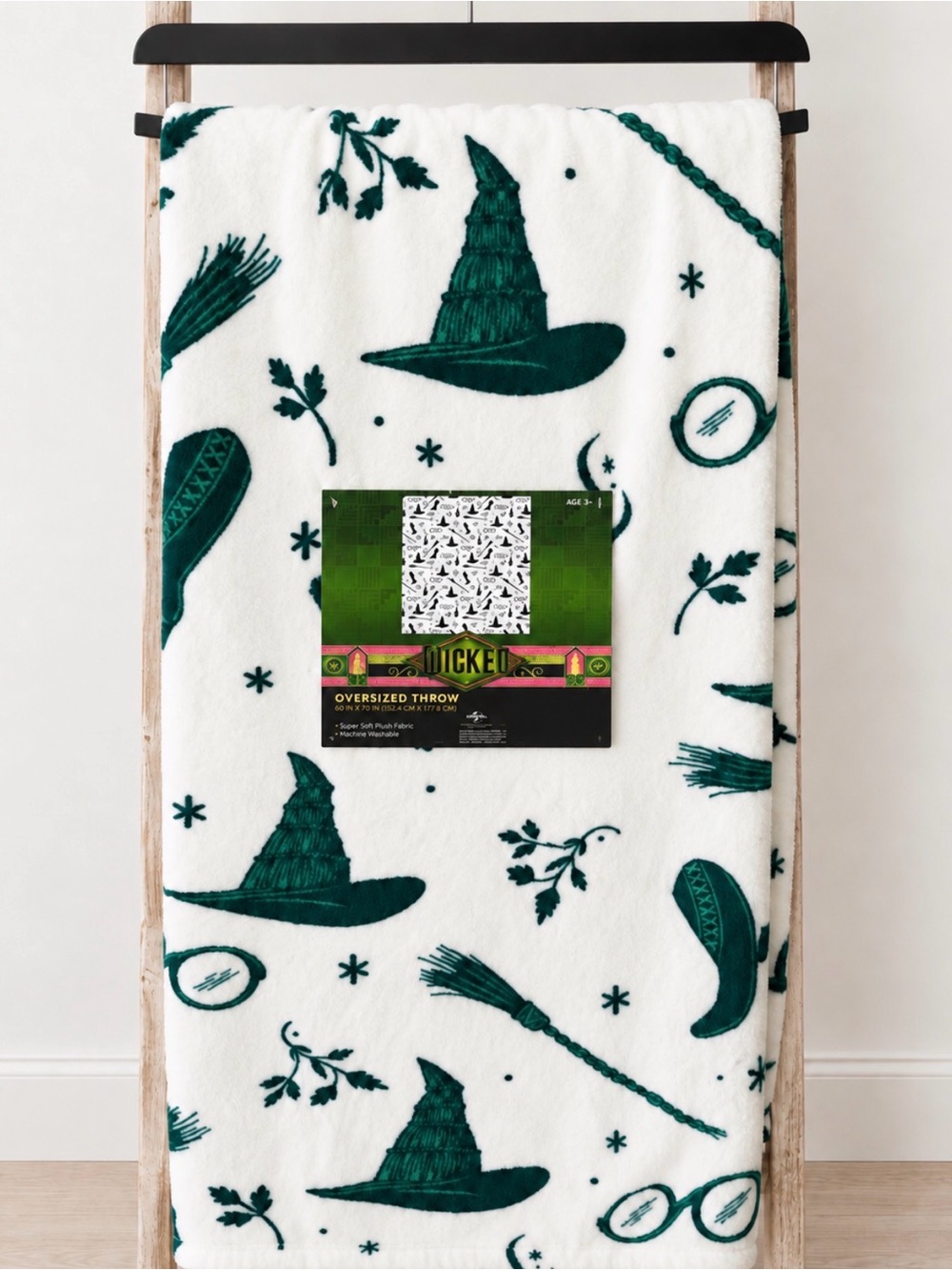 🥂WICKED 💚🤍 Oversized Throw Blanket🥂